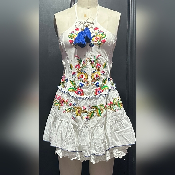 4 Dresses - Picture 4 of 9